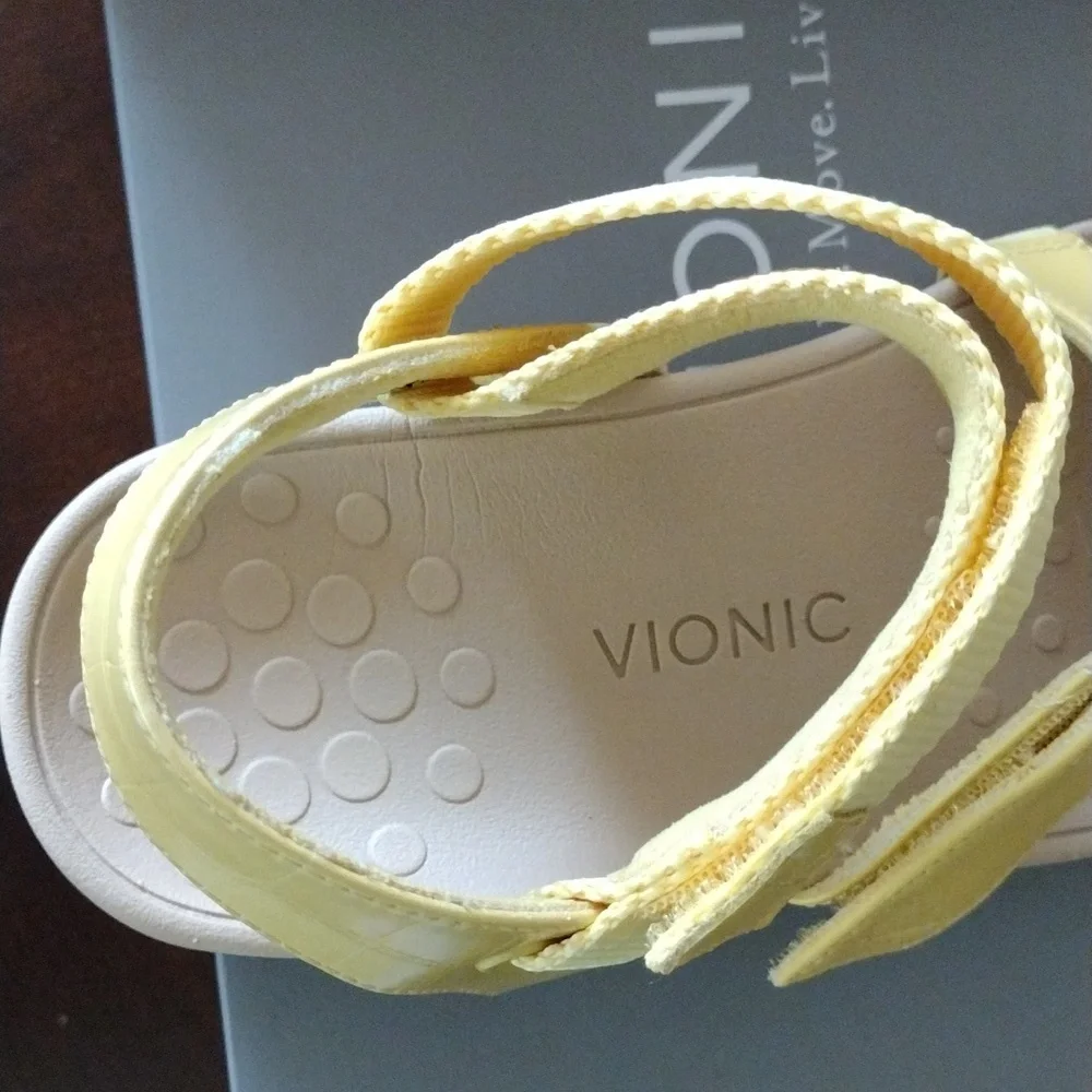 Vionic adjustable wedge sandals - Misty yellow size 7W NIB - Picture 5 of 16